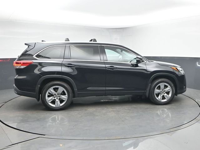 Used 2017 Toyota Highlander Limited AWD/4WD image 9