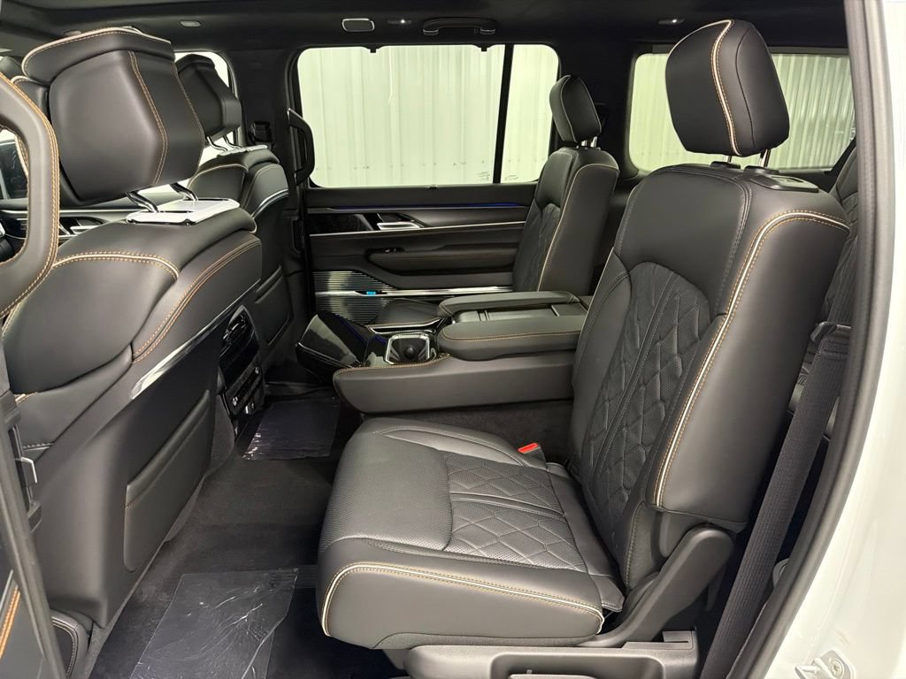 New 2026 Jeep Grand Wagoneer L Summit AWD/4WD image 13