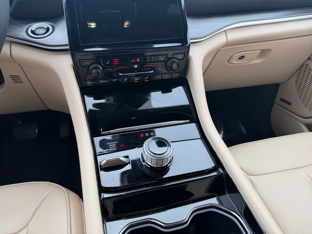 Used 2023 Jeep Grand Cherokee Limited image 11