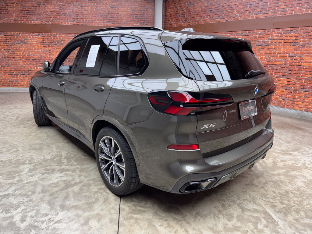 Certified 2026 BMW X5 xDrive40i AWD/4WD image 2