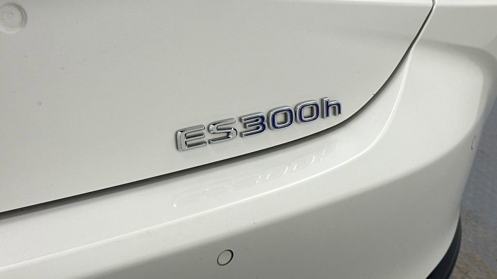 Used 2019 Lexus ES 300h image 19