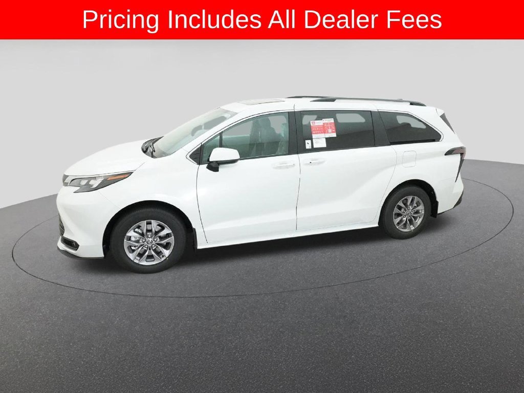 New 2026 Toyota Sienna XLE FWD image 2