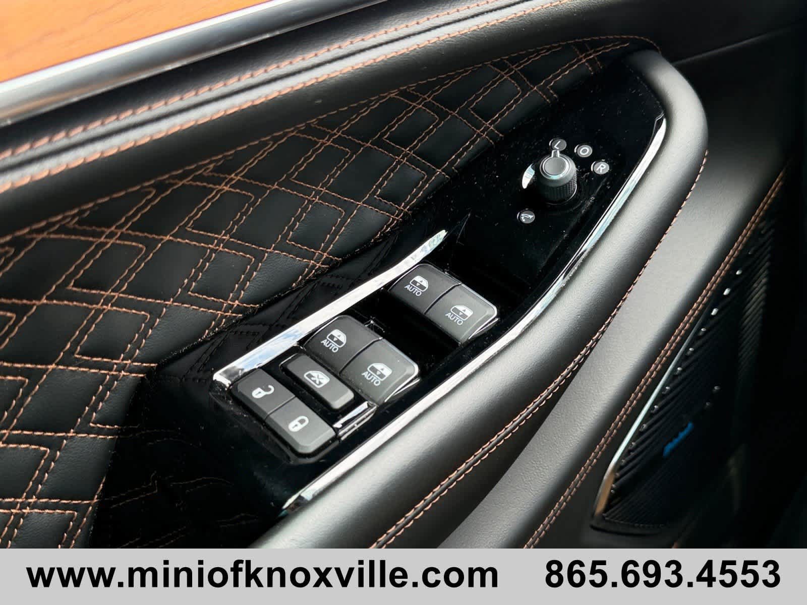 Used 2024 Jeep Grand Cherokee L Summit AWD/4WD image 31