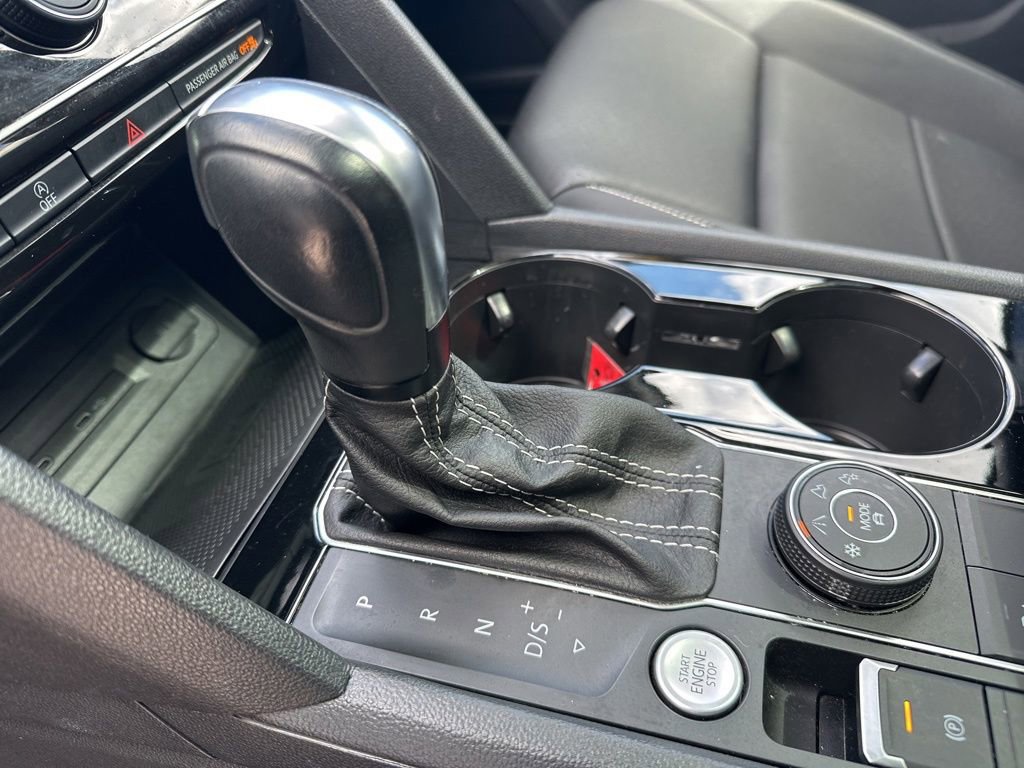 Used 2023 Volkswagen Atlas SEL AWD/4WD image 32