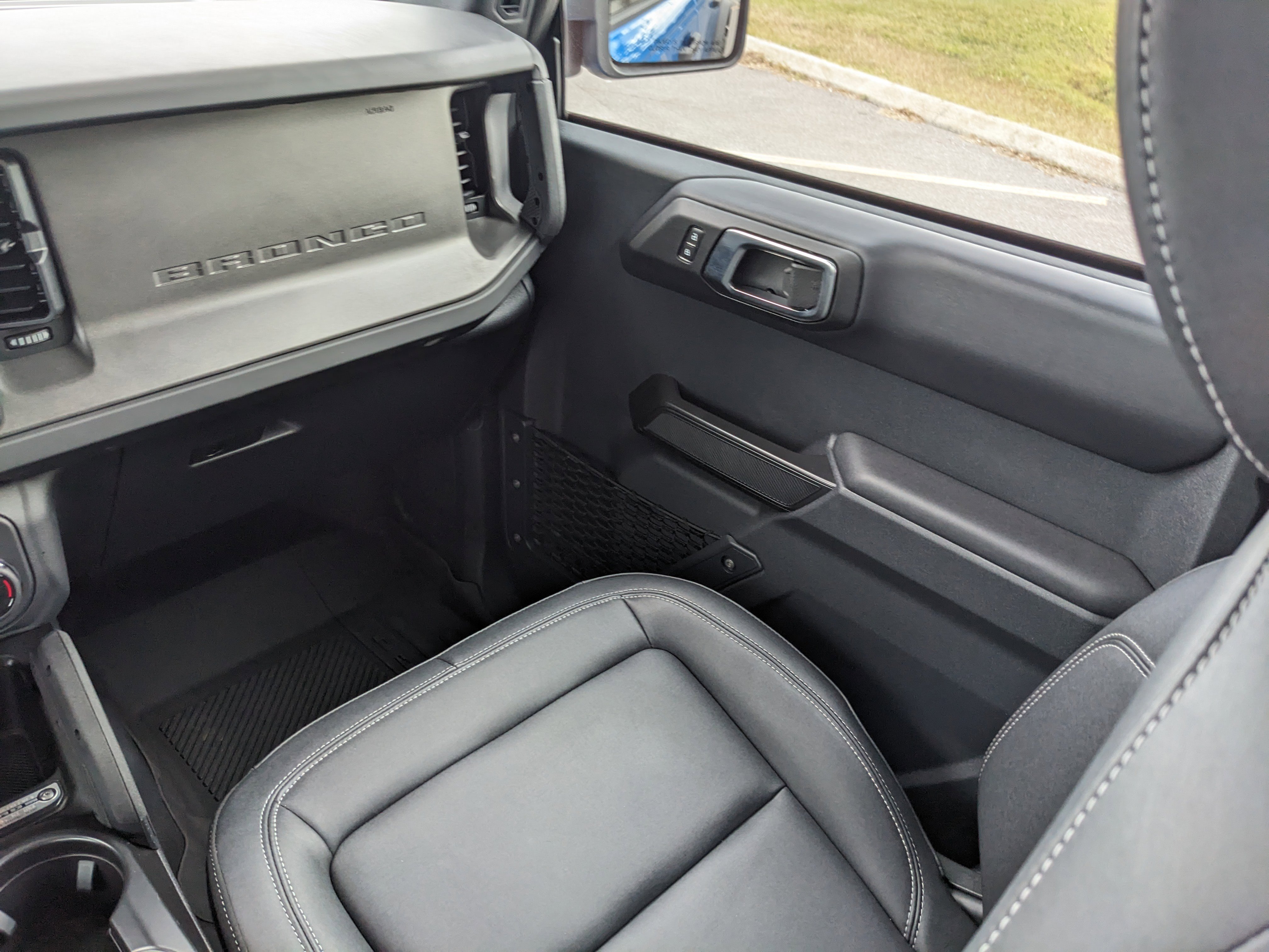 Used 2025 Ford Bronco Badlands image 18