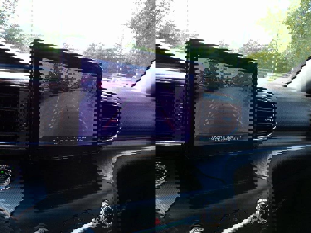 Used 2020 Ford Explorer XLT w/ Equipment Group 202A image 25