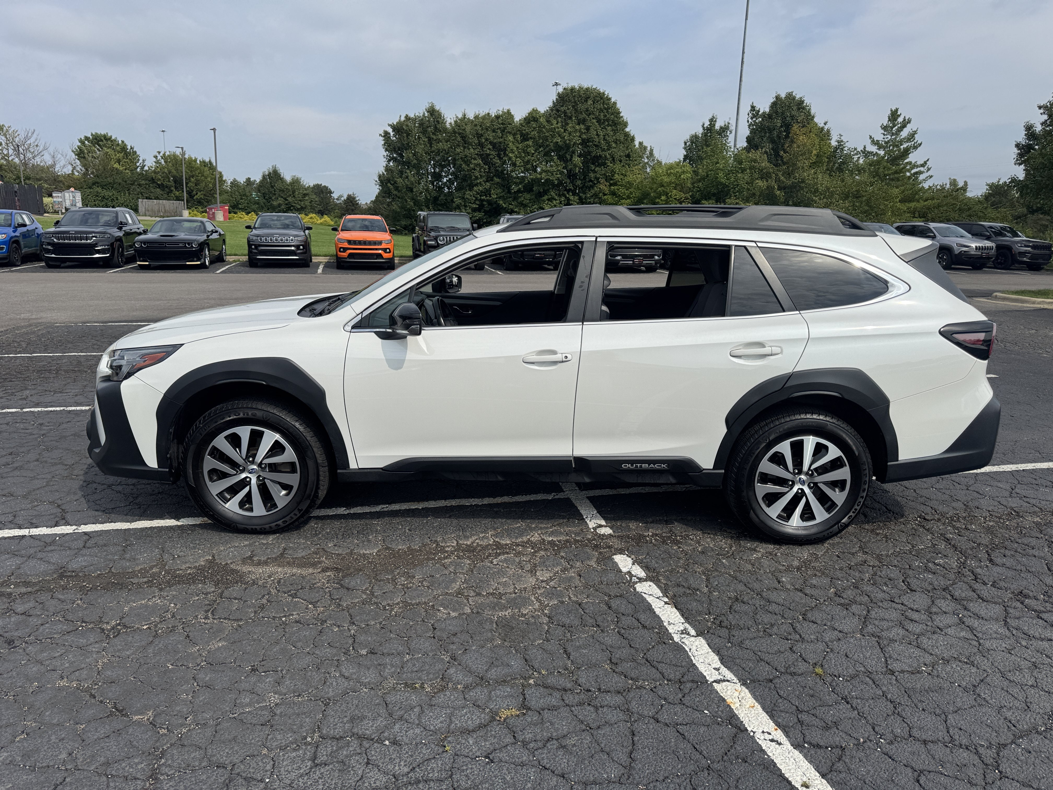 Used 2024 Subaru Outback Premium AWD/4WD image 9