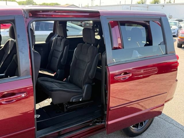 Used 2017 Dodge Grand Caravan SE FWD image 34