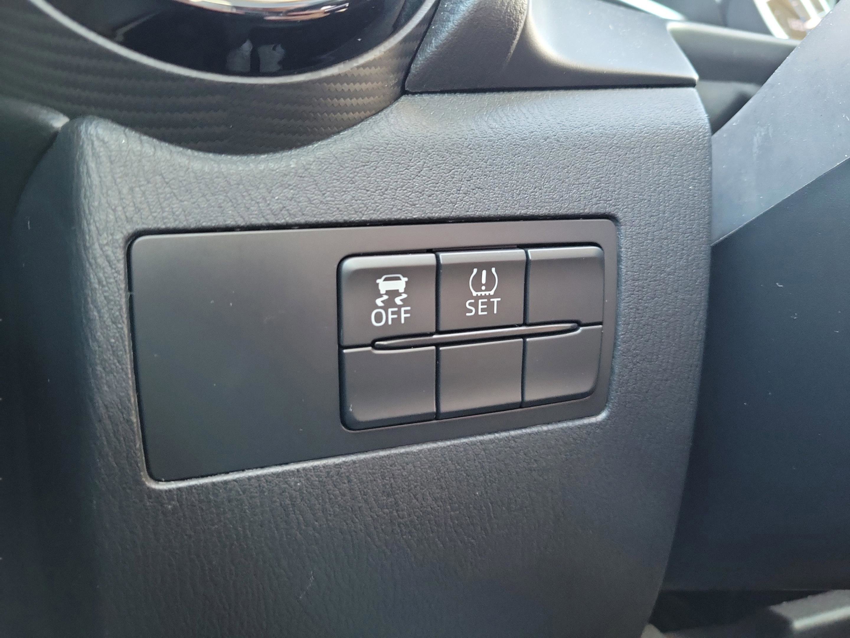 Used 2019 Toyota Yaris XLE image 14