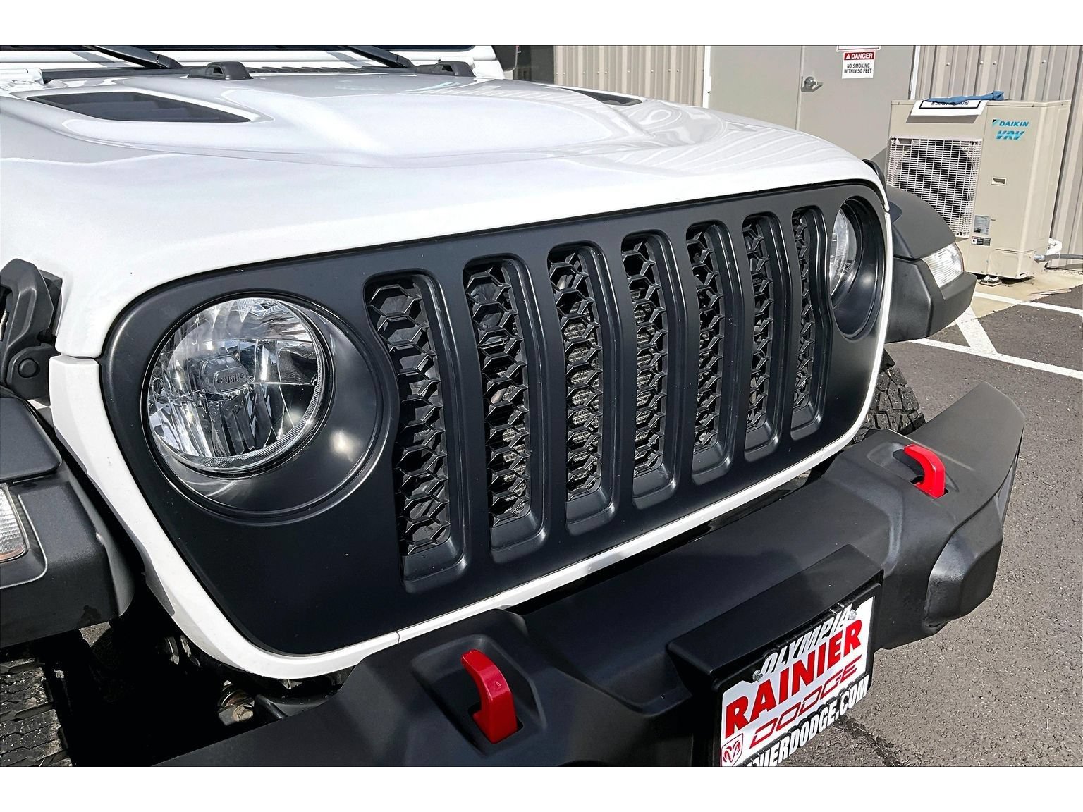 Used 2022 Jeep Gladiator Rubicon w/ Cold Weather Group AWD/4WD image 29