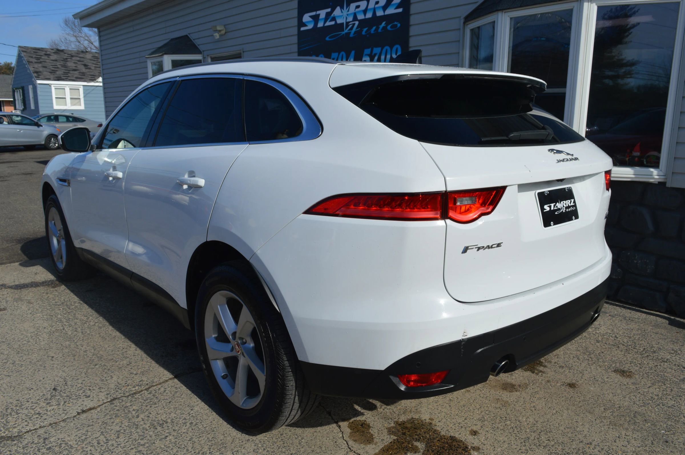 Used 2020 Jaguar F-PACE Premium image 3