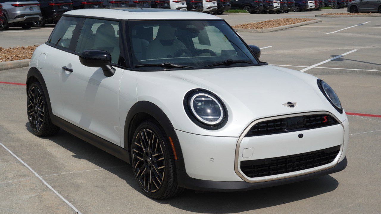 Used 2025 MINI Cooper S FWD image 3