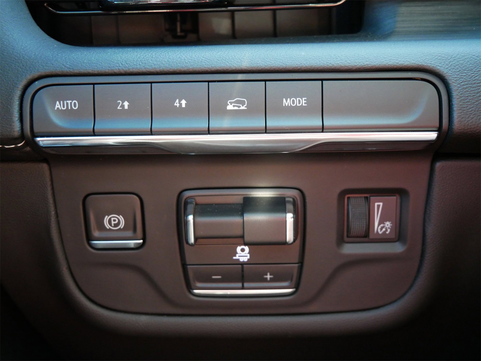 Used 2021 Cadillac Escalade Premium Luxury w/ Performance Package image 25