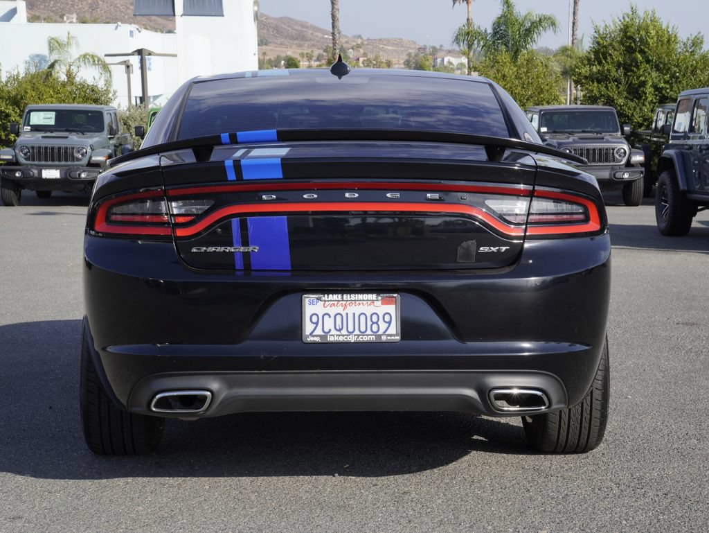 Used 2016 Dodge Charger SXT RWD image 5