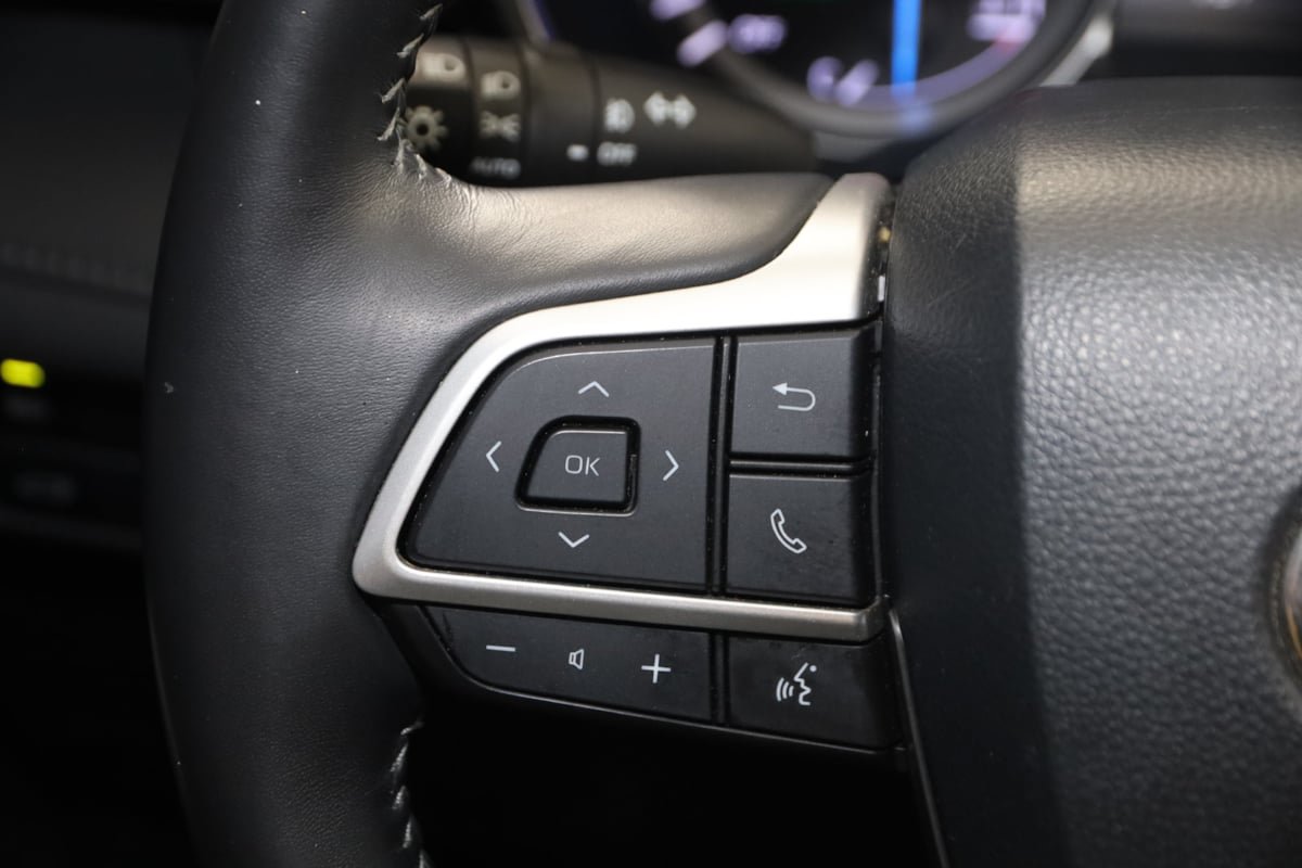 Used 2022 Toyota Highlander XLE FWD image 33