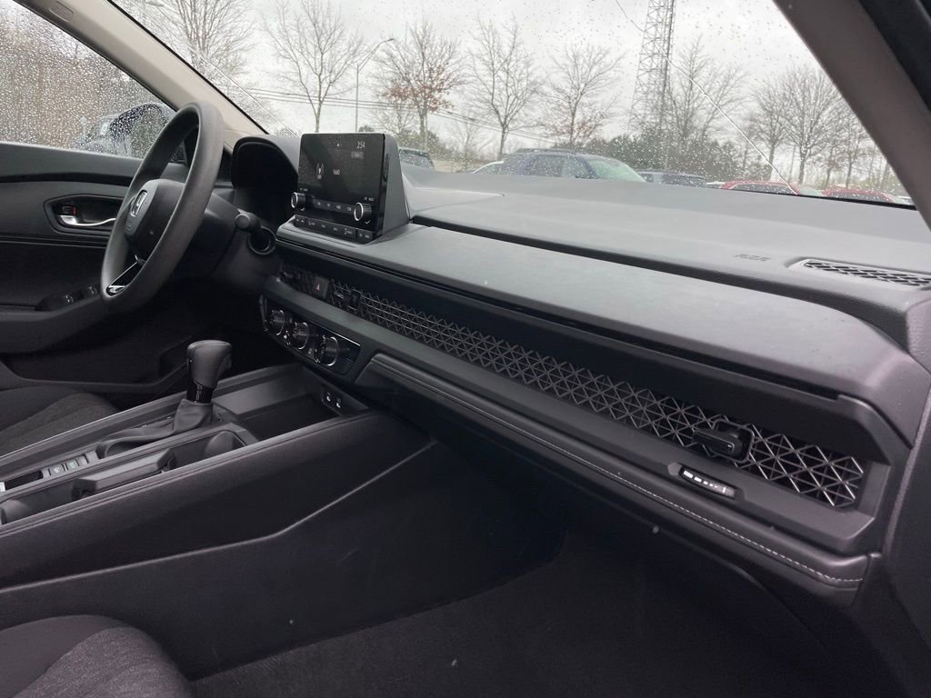 Certified 2025 Honda Accord LX image 32