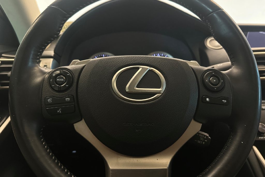 Used 2014 Lexus IS 350 w/ Navigation Package RWD image 23