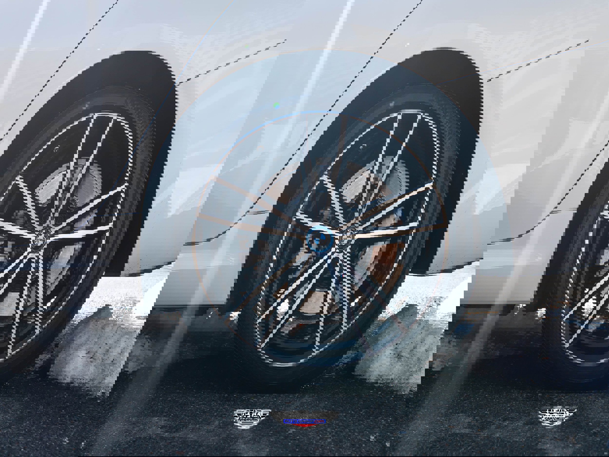 Used 2022 BMW 330e xDrive w/ M Sport Package image 12