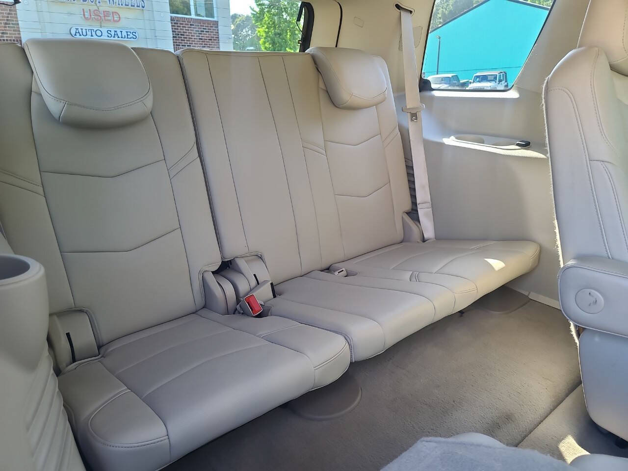 Used 2019 Cadillac Escalade Luxury AWD/4WD image 39