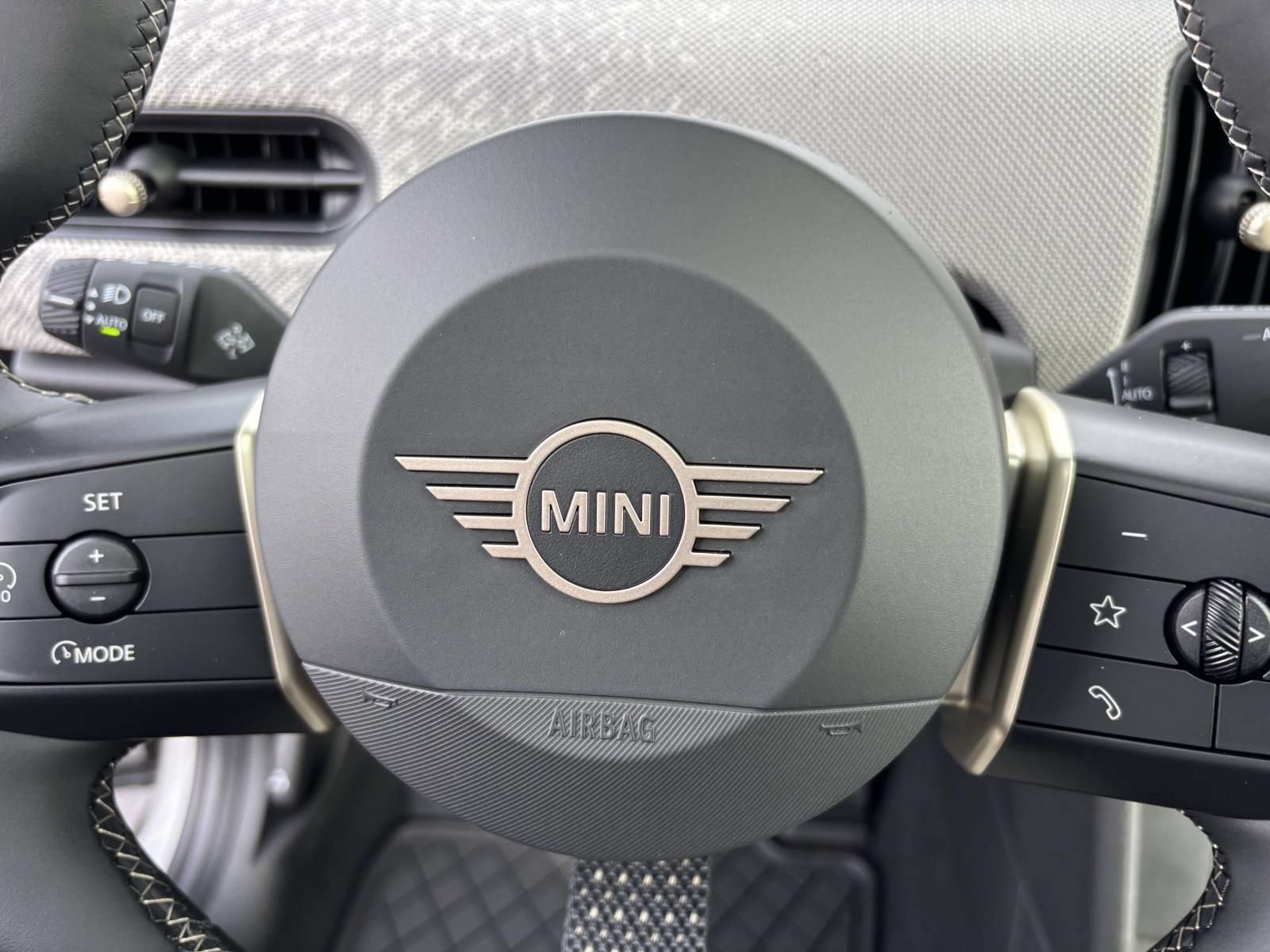 New 2026 MINI Cooper 2-Door Hardtop FWD image 17