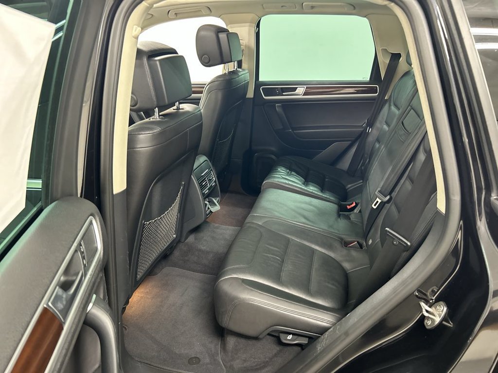 Used 2015 Volkswagen Touareg VR6 AWD/4WD image 21