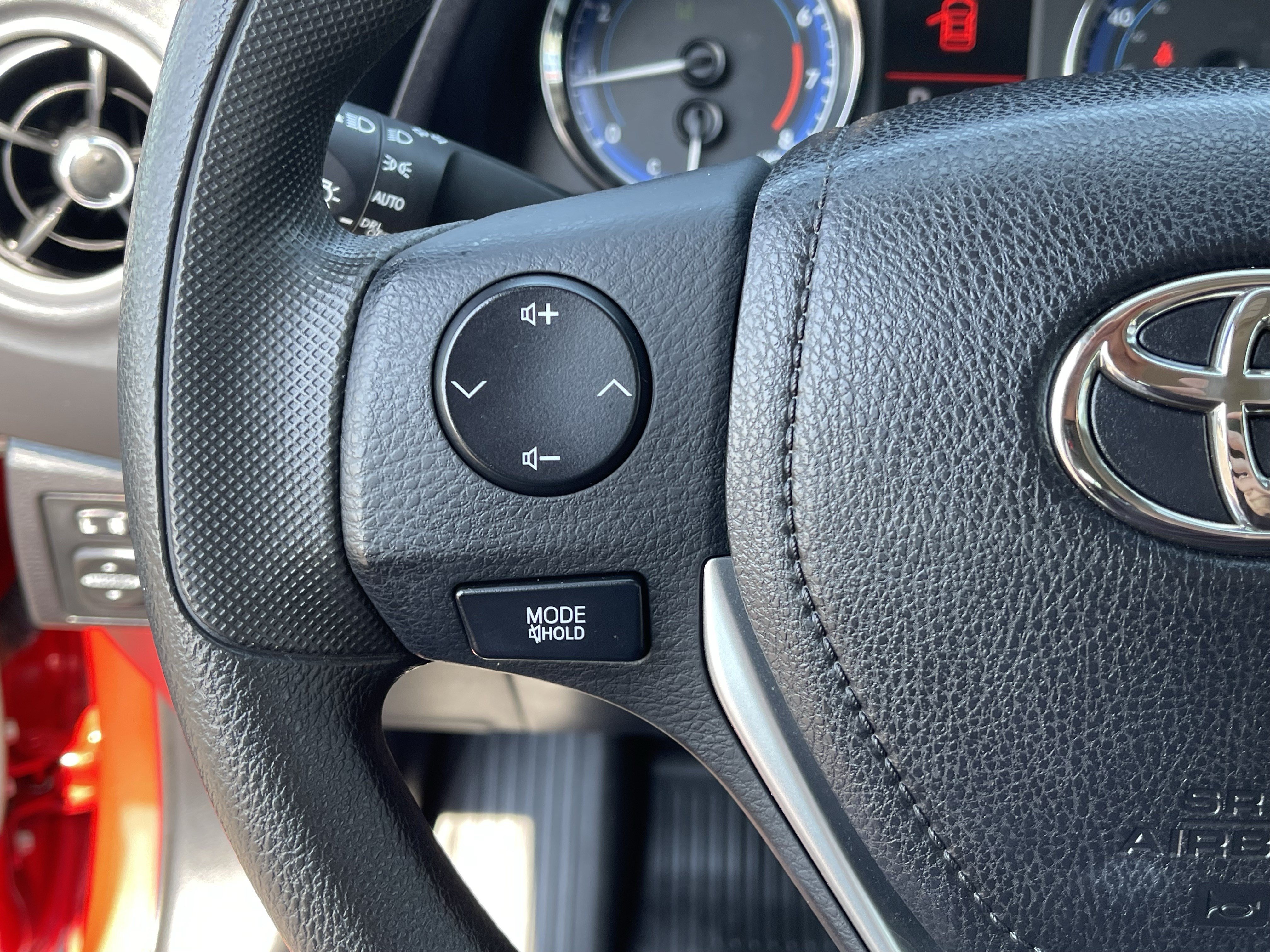 Used 2019 Toyota Corolla LE FWD image 21