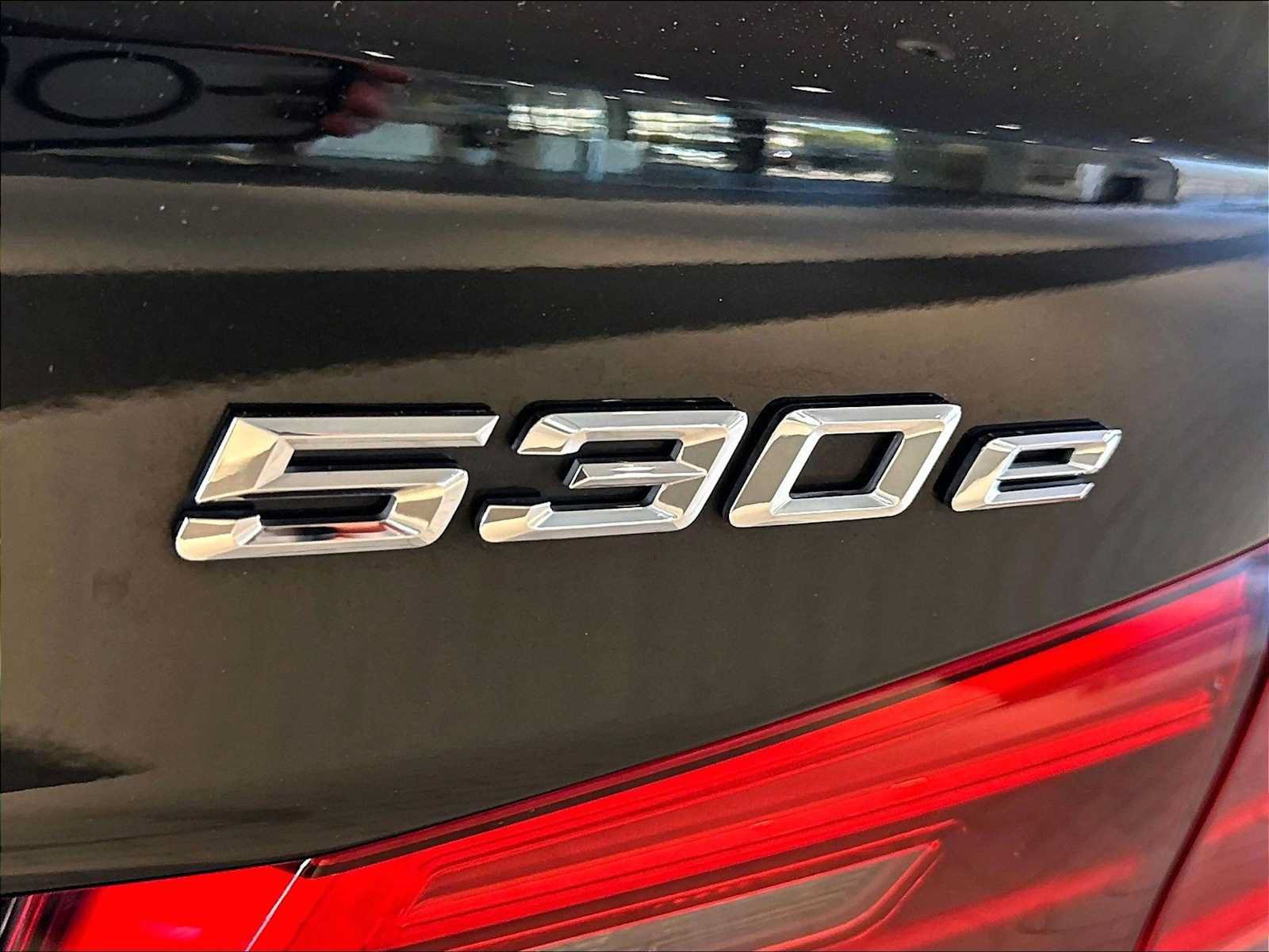 Used 2019 BMW 530e w/ M Sport Package RWD image 36