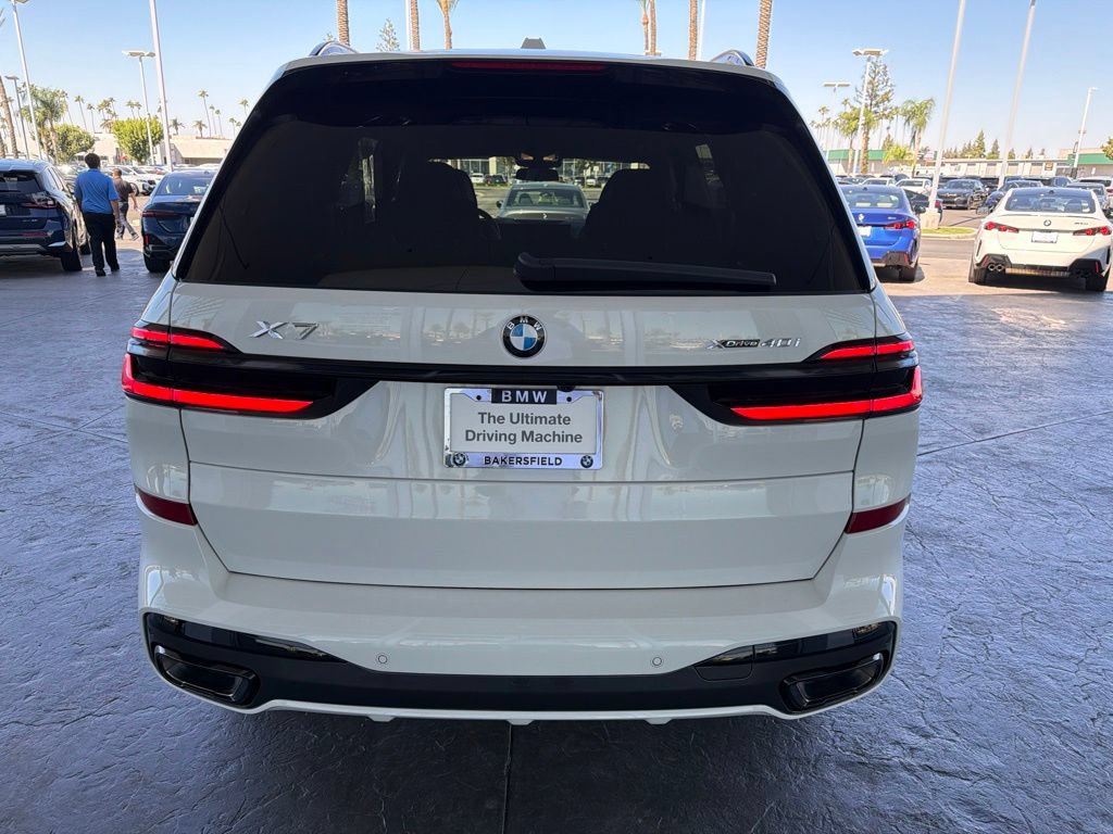 Used 2027 BMW X7 xDrive40i w/ M Sport Package AWD/4WD image 4