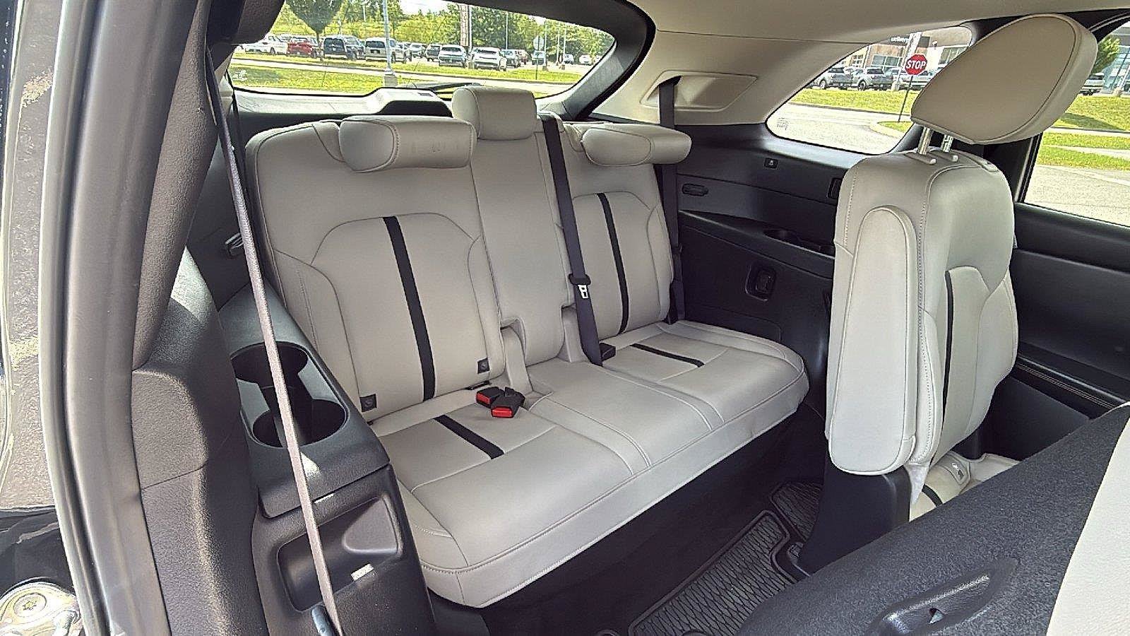 Used 2024 MAZDA CX-90 Plug-In Hybrid w/ Premium Pkg AWD/4WD image 19