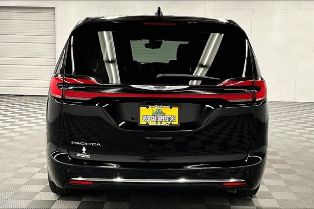 Used 2024 Chrysler Pacifica Touring-L image 5