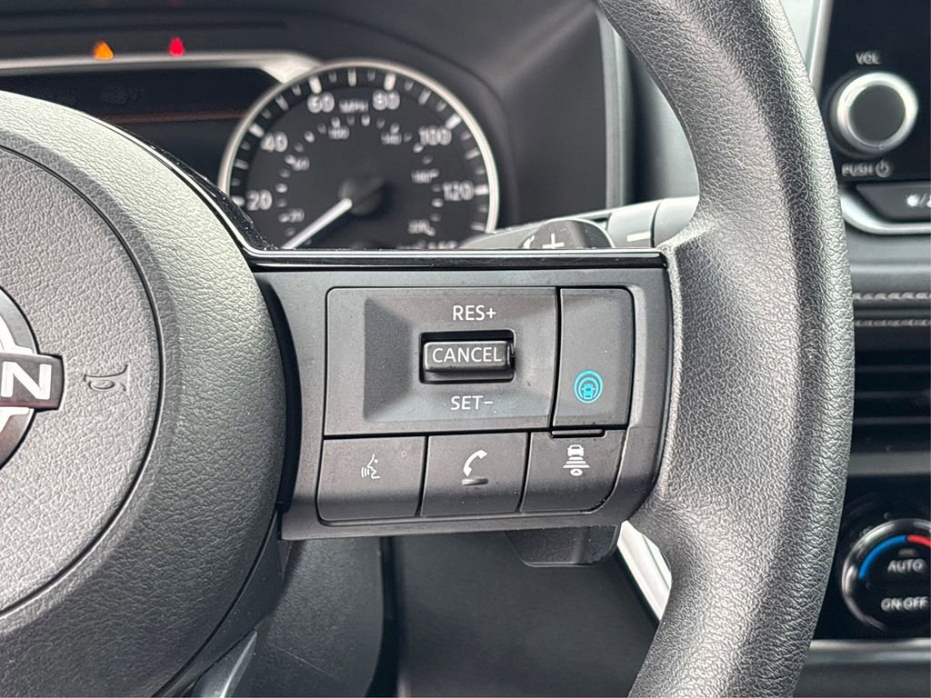 Used 2023 Nissan Rogue SV image 24