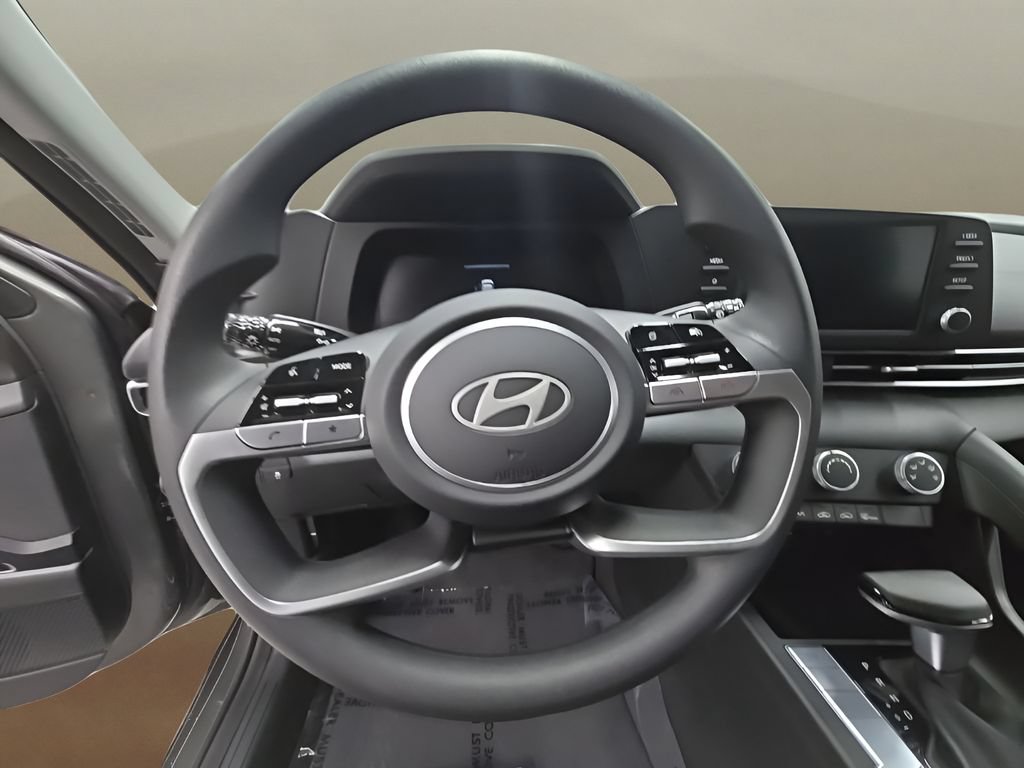 New 2026 Hyundai Elantra SE FWD image 23