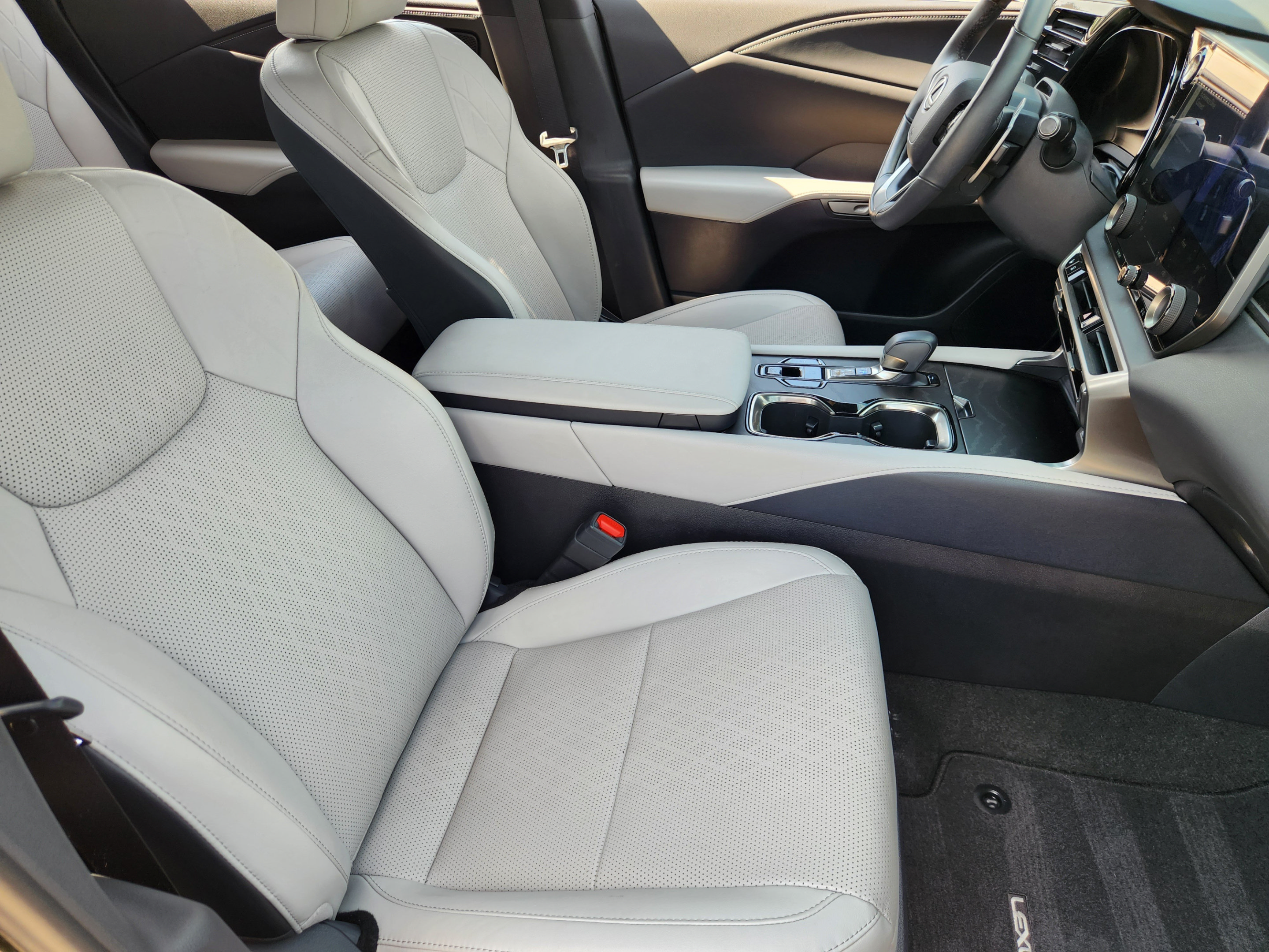 Used 2025 Lexus RX 350 Premium Plus w/ Convenience Package FWD image 9
