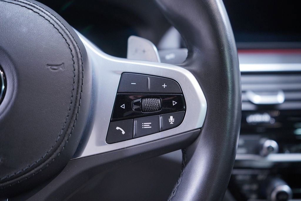 Used 2023 BMW M550i xDrive w/ Shadowloine Package image 21
