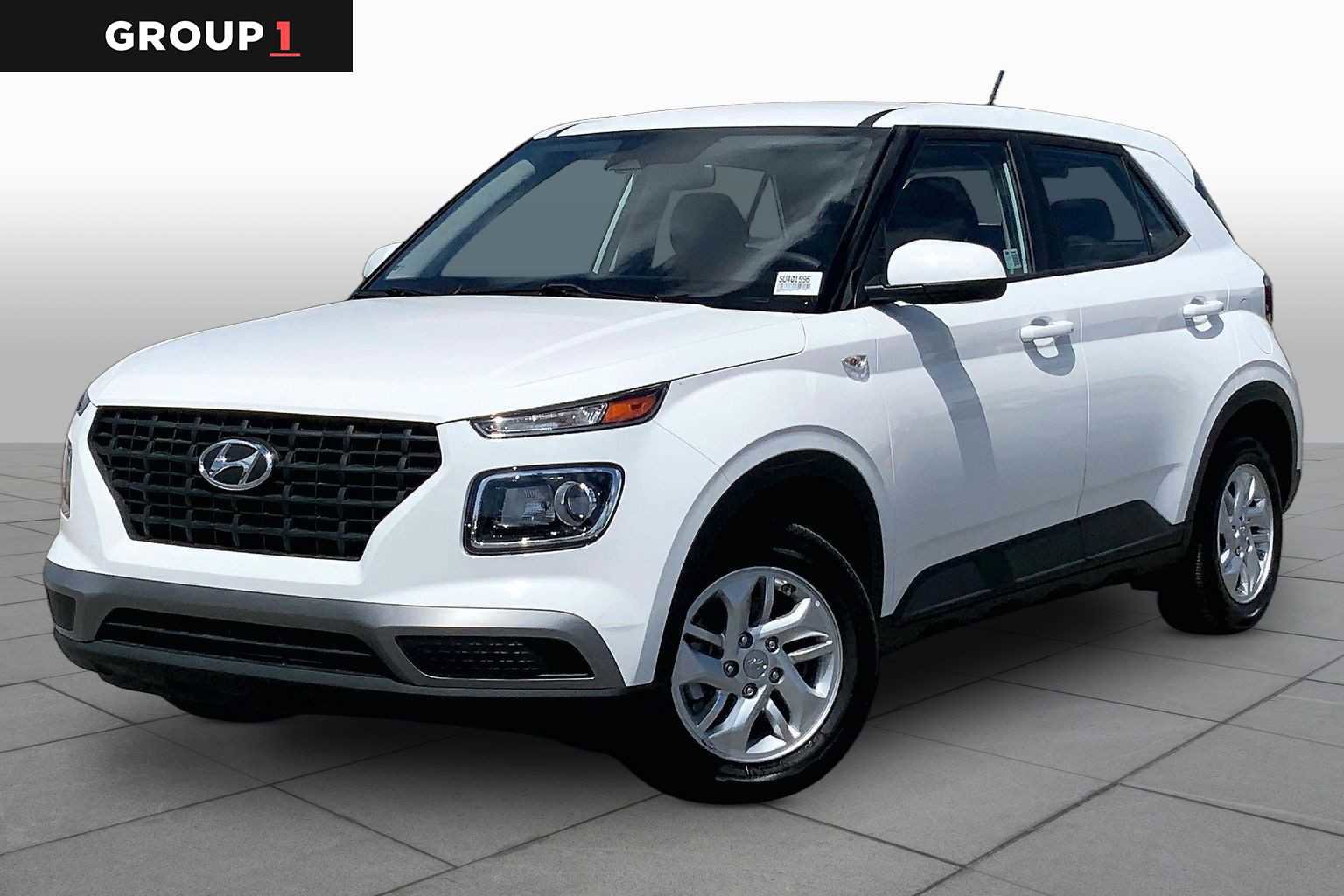 Used 2025 Hyundai Venue SE image 1