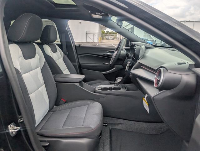 New 2026 Chevrolet Trax RS w/ Sunroof Package FWD image 7