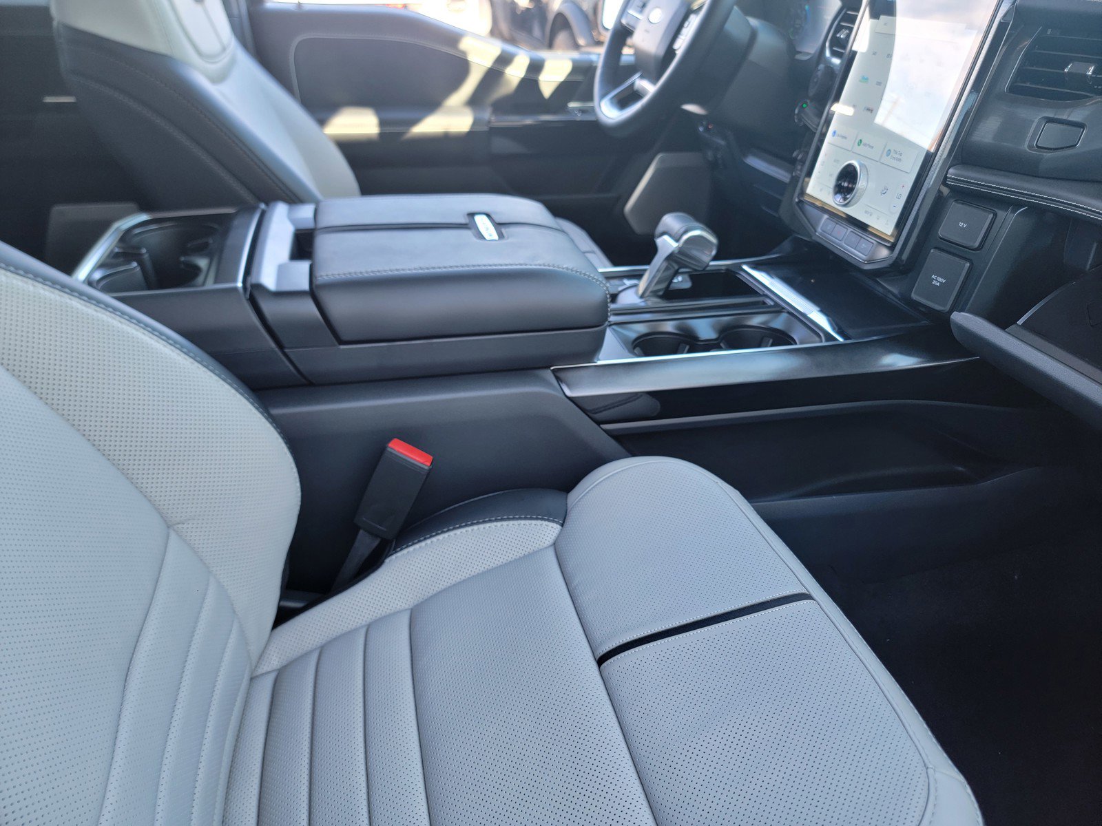 New 2025 Ford F150 Lightning Platinum image 15