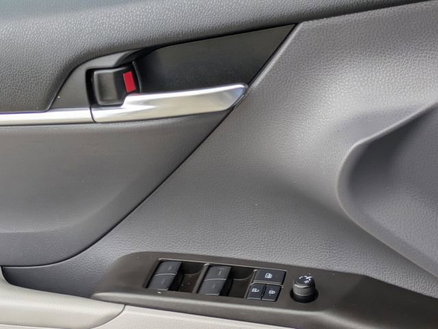 Used 2022 Toyota Camry SE image 25