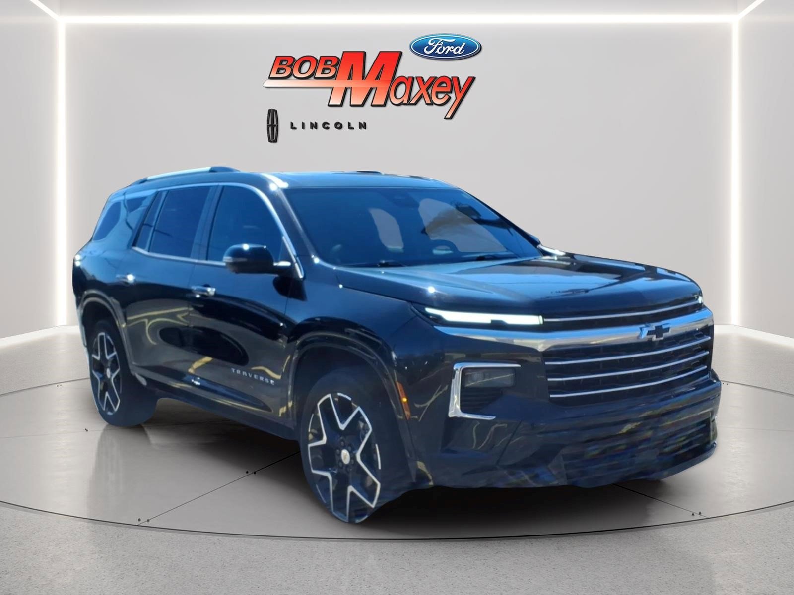 Used 2025 Chevrolet Traverse High Country w/ LPO, Floor Liner Package AWD/4WD image 3