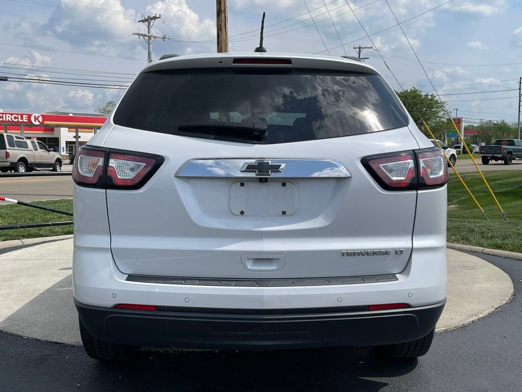 Used 2016 Chevrolet Traverse LT w/ Style and Technology Package FWD image 6