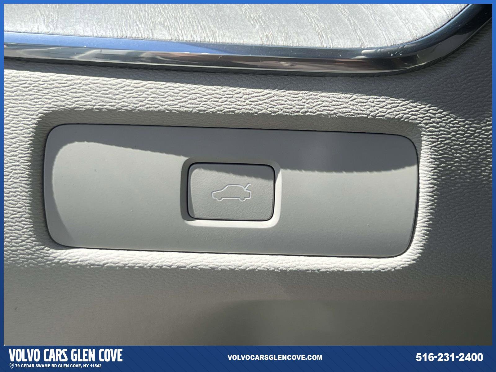 Certified 2024 Volvo XC60 B5 Plus w/ Protection Package Premier image 20