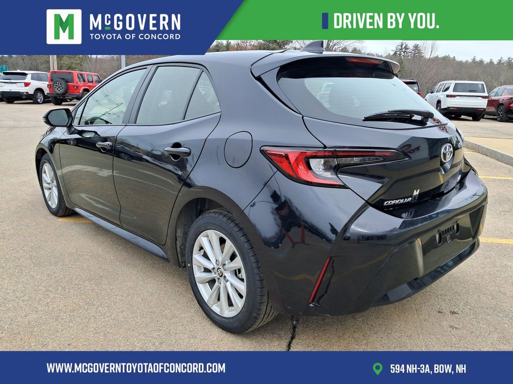 Used 2025 Toyota Corolla SE image 3