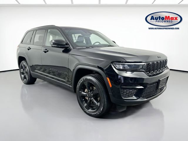 Used 2023 Jeep Grand Cherokee Altitude AWD/4WD image 1