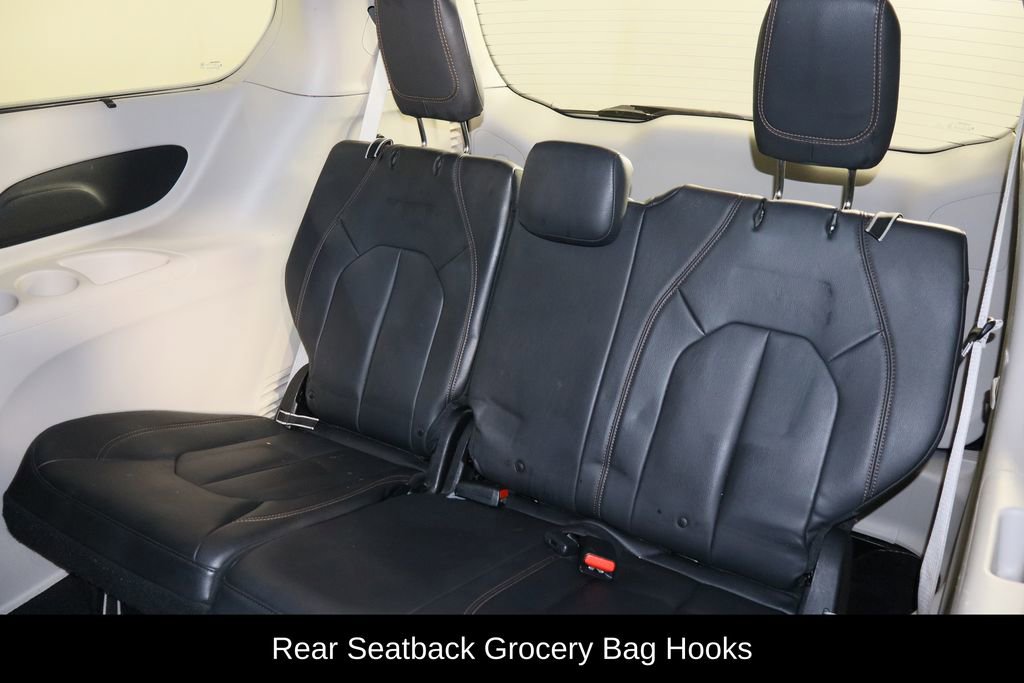 Used 2017 Chrysler Pacifica Touring-L w/ Tire & Wheel Group image 17