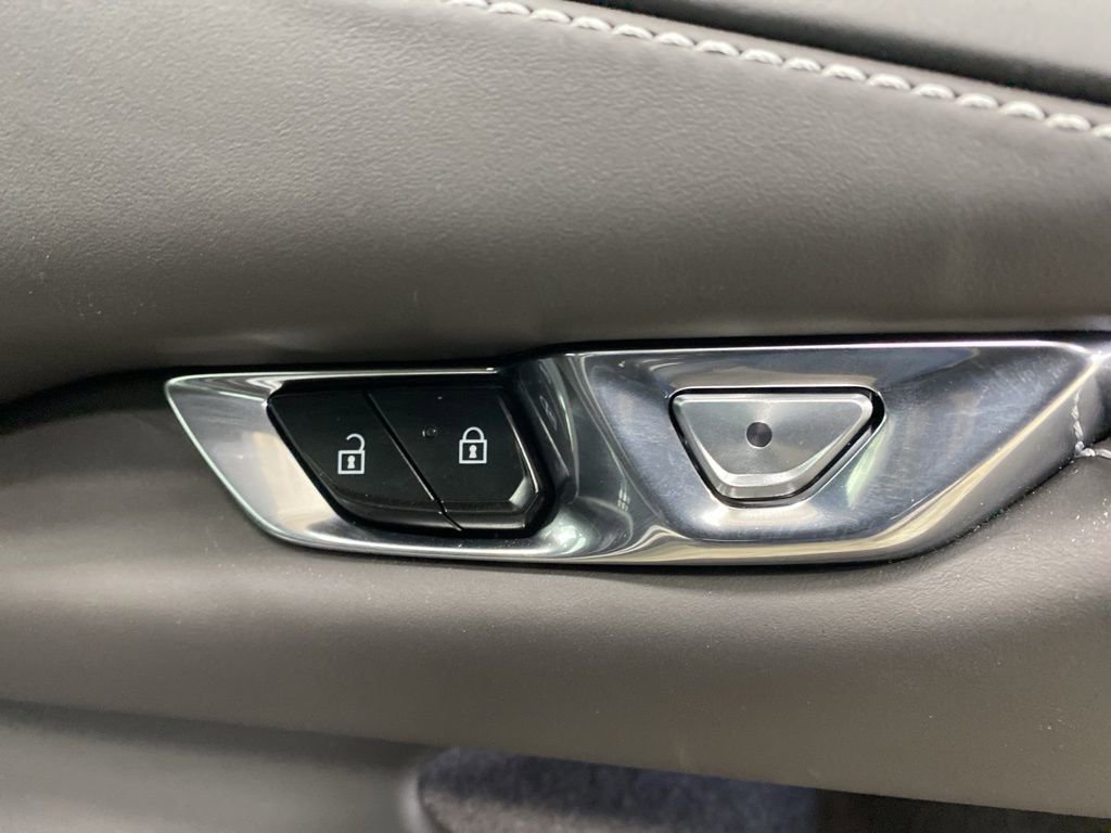 Certified 2022 Chevrolet Corvette Stingray Premium Conv w/ Z51 Performance Package RWD image 18