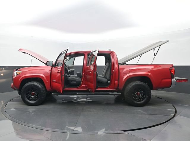Used 2021 Toyota Tacoma SR5 RWD image 34