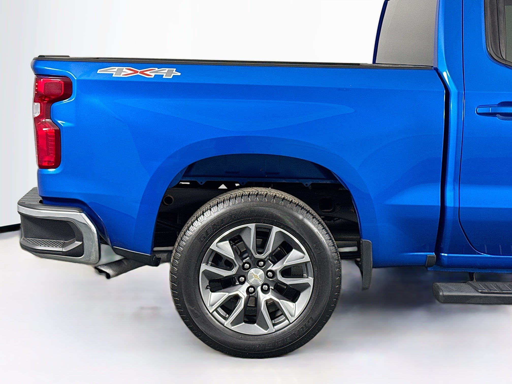 Used 2023 Chevrolet Silverado 1500 LT AWD/4WD image 42