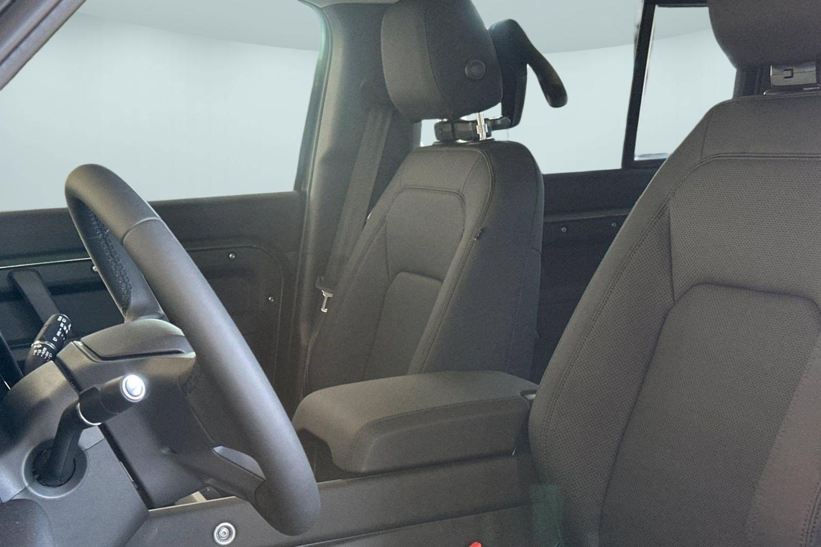 New 2026 Land Rover Defender 110 S AWD/4WD image 25