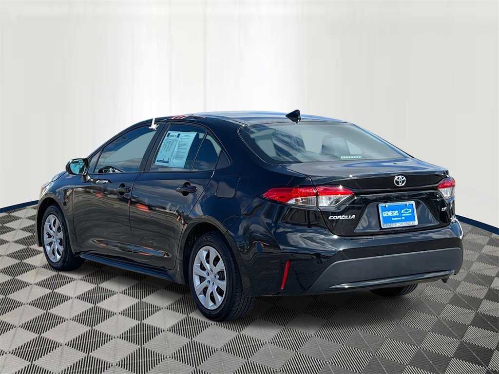 Used 2022 Toyota Corolla LE image 4