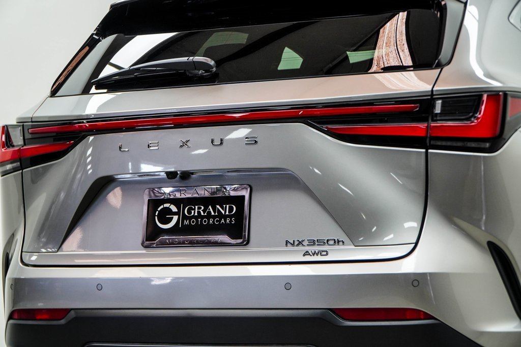 Used 2024 Lexus NX 300h AWD w/ Luxury Package image 13